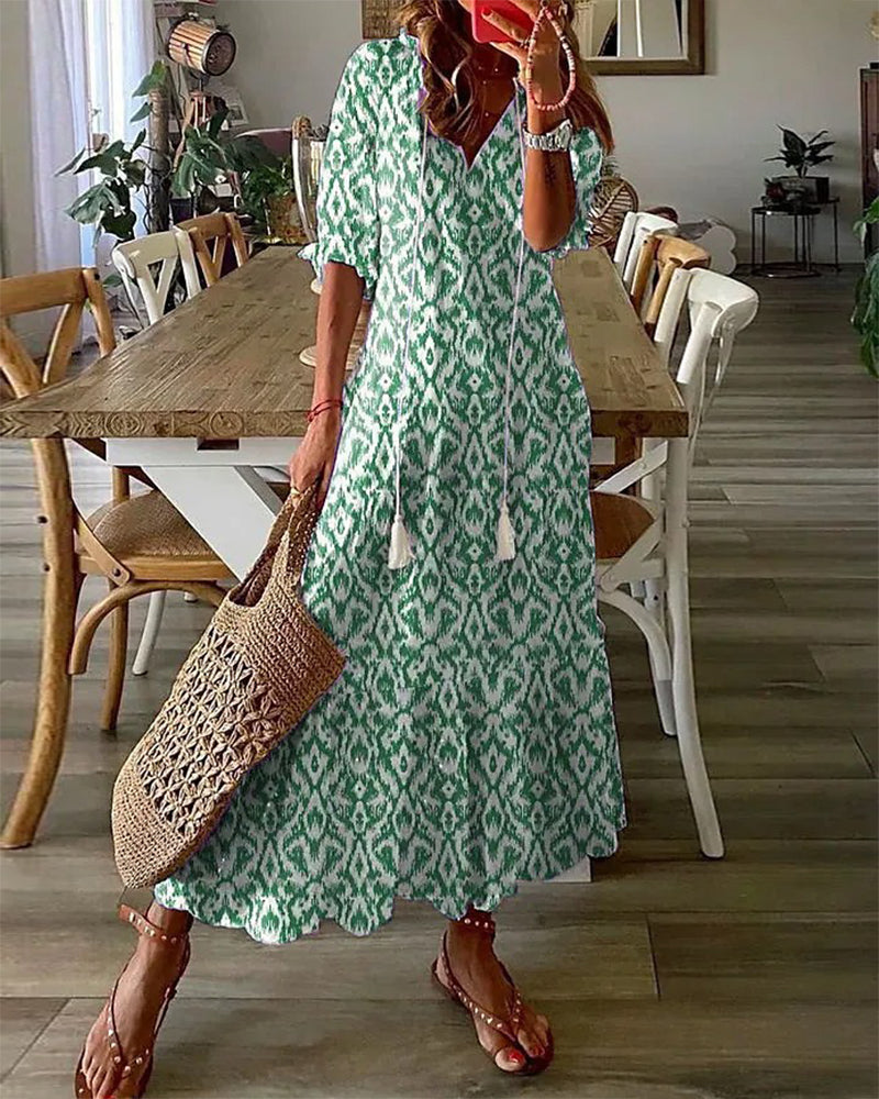 Andrea - Vintage V-Neck Printed Dress