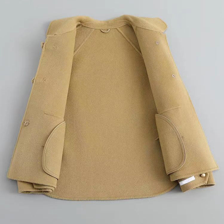 L'Arte della Perla Coat by Sofia Amoretti