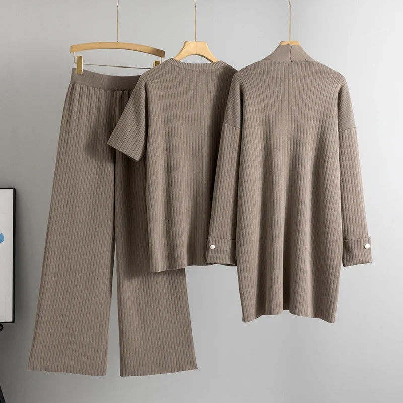 La Tranquillità Raffinato Set by Valentina Rossi